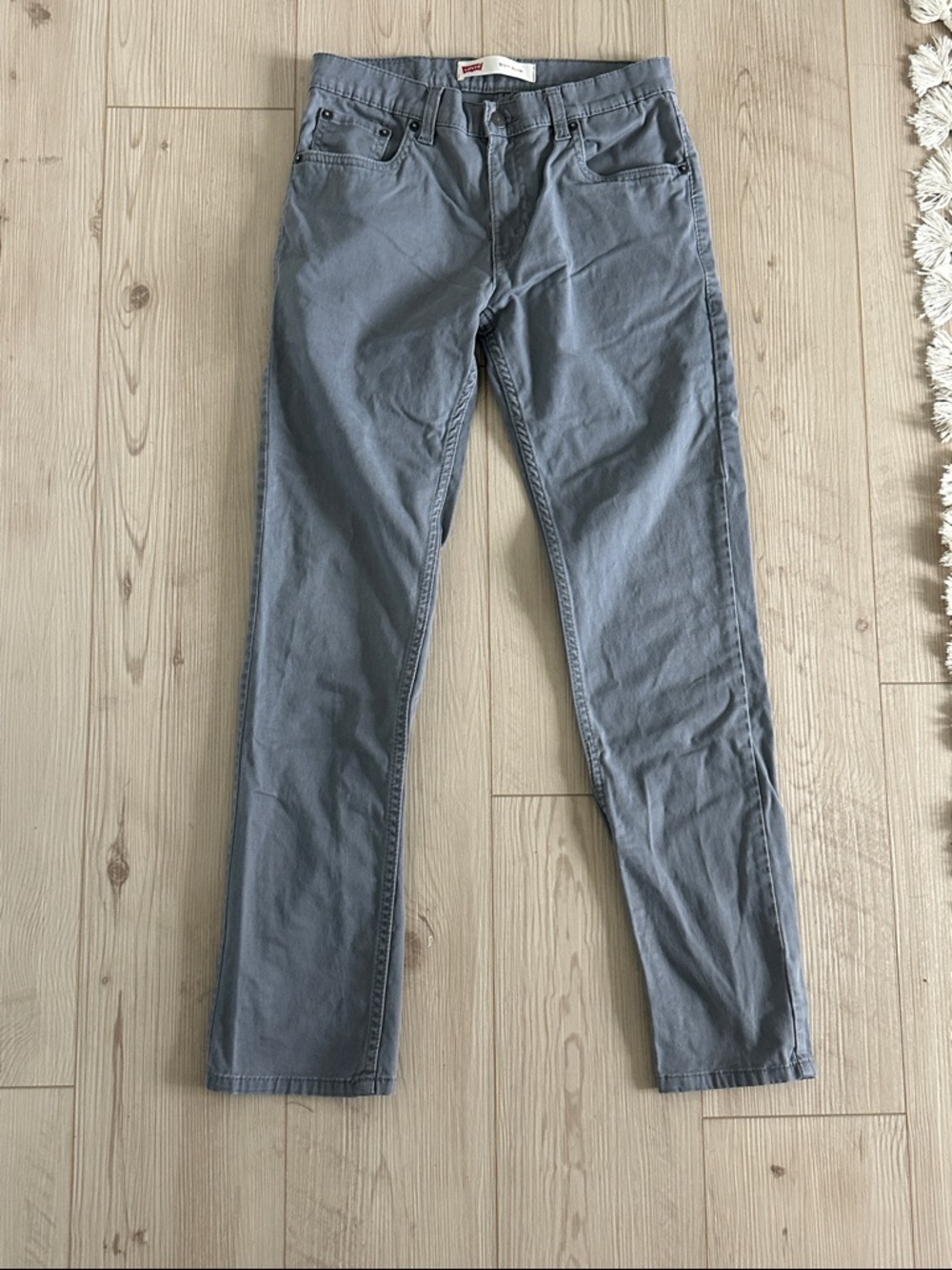 Kids Levi’s Slim Straight Chinos in Steel Gray size 16 reg 28”x28”